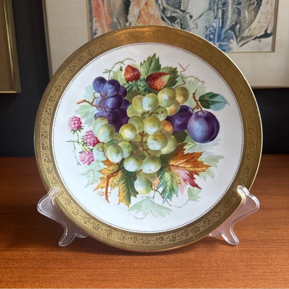 Vintage hand painted decorative plate unsigned Dresden? German ? Gold Rim - Picture 9 of 10